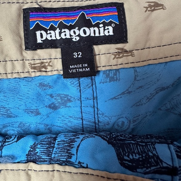 Patagonia Men's Shorts | Sz 32 | Aqua Fish Pattern Board | Blue - Picture 3 of 9